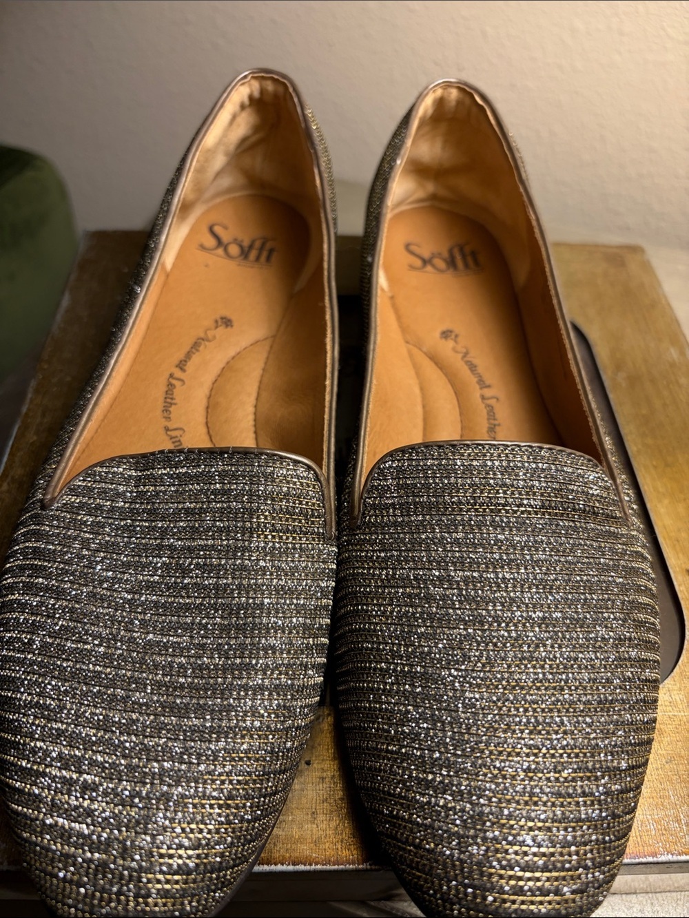 Soft women’s metallic loafers gold/silver/ black mix NWOT size 8.5
